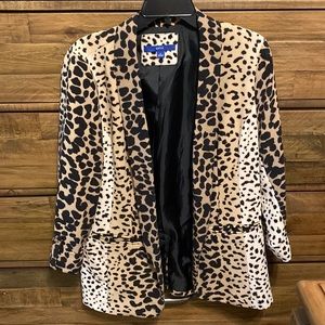 Large APT. 9 cheetah leopard blazer jacket like new
